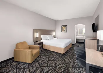 Baymont by Wyndham Mobile/Tillmans Corner hotel thumbnail 4