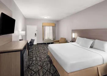 Baymont by Wyndham Mobile/Tillmans Corner hotel thumbnail 6
