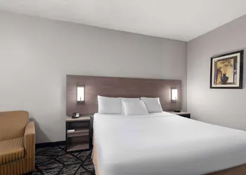 Baymont by Wyndham Mobile/Tillmans Corner hotel thumbnail 7