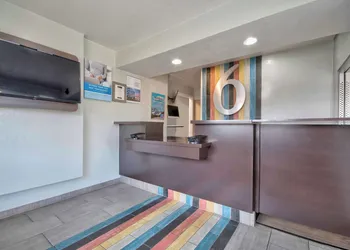 Motel 6 Albuquerque, NM - Midtown hotel thumbnail 2