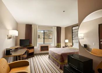 Super 8 by Wyndham Durango hotel thumbnail 4