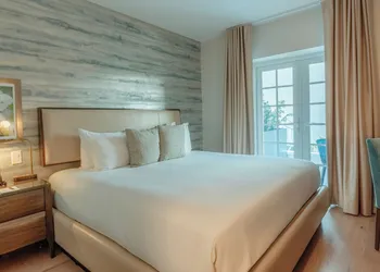Iberostar Waves Miami Beach hotel thumbnail 3