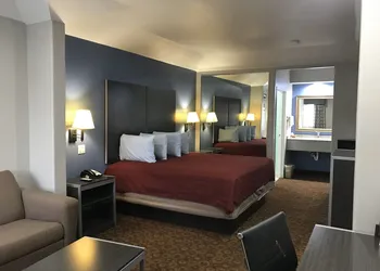 Camelot Inn & Suites Veterans Memorial NW Houston hotel thumbnail 5