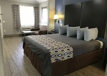 Camelot Inn & Suites Veterans Memorial NW Houston hotel thumbnail 6