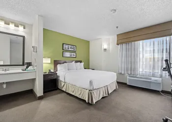 Baymont by Wyndham Fort Collins hotel thumbnail 6