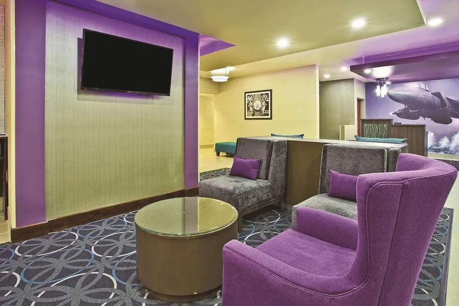 La Quinta Inn & Suites by Wyndham Fairborn Wright-Patterson hotel detail image 2