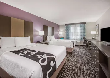 La Quinta Inn & Suites by Wyndham Fairborn Wright-Patterson hotel thumbnail 7