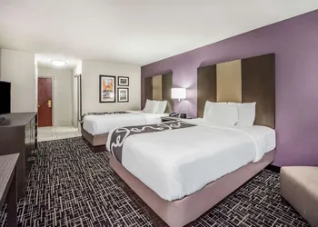 La Quinta Inn & Suites by Wyndham Fairborn Wright-Patterson hotel thumbnail 8