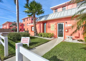 Gulf Winds Beach Resort hotel thumbnail 3