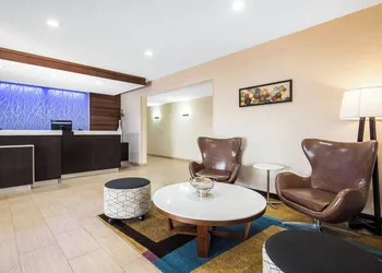 Fairfield Inn & Suites by Marriott Santa Fe hotel thumbnail 3
