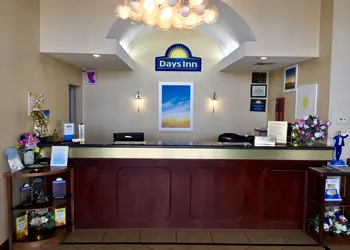 Days Inn by Wyndham Robstown hotel thumbnail 5