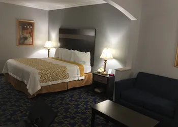 Days Inn by Wyndham Robstown hotel thumbnail 8