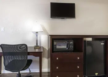 Rodeway Inn & Suites Fort Lauderdale Airport & Cruise Port hotel thumbnail 6