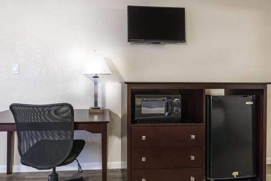 Rodeway Inn & Suites Fort Lauderdale Airport & Cruise Port hotel detail image 6