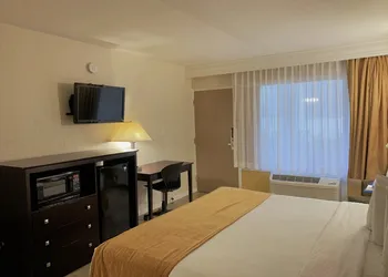 Rodeway Inn & Suites Fort Lauderdale Airport & Cruise Port hotel thumbnail 8