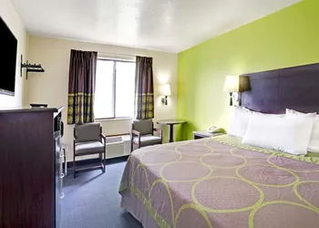 Super 8 by Wyndham Ogden hotel thumbnail 7