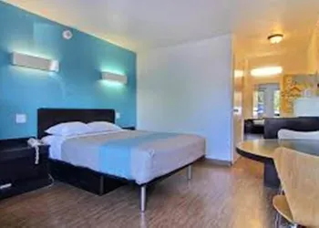 Motel 6 Carlsbad, NM hotel thumbnail 8
