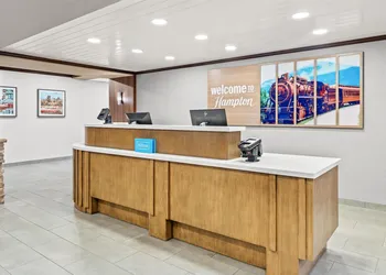 Hampton Inn & Suites Tifton hotel thumbnail 2