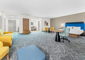 Hampton Inn & Suites Tifton hotel thumbnail 4