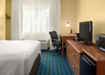 AmeriVu Inn and Suites Grand Forks hotel thumbnail 2