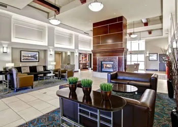 Hampton Inn & Suites by Hilton Calgary-Airport hotel thumbnail 2