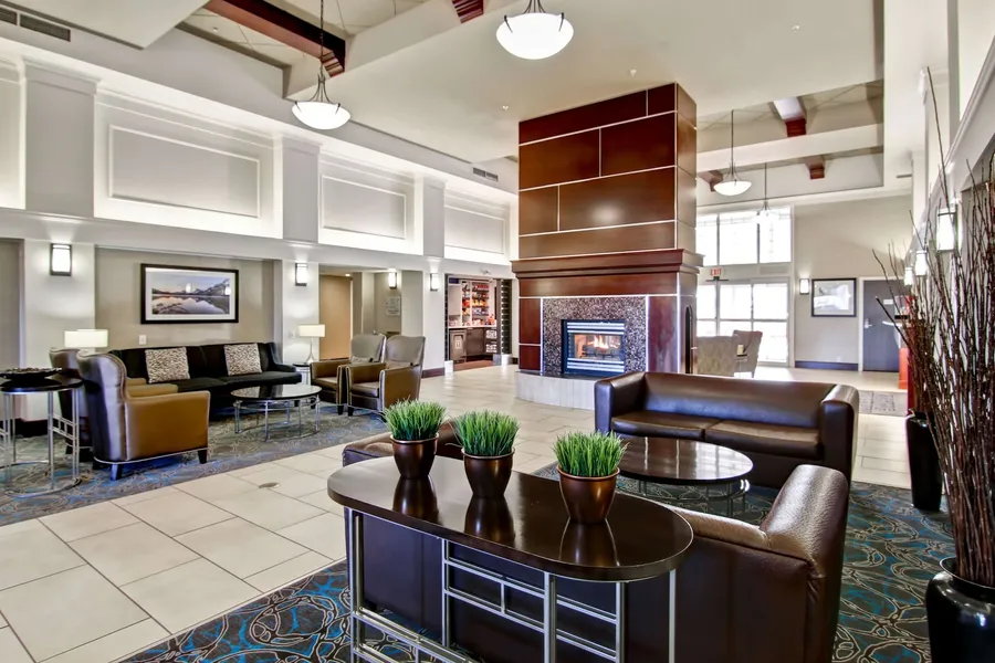 Hampton Inn & Suites by Hilton Calgary-Airport hotel detail image 2