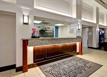 Hampton Inn & Suites by Hilton Calgary-Airport hotel thumbnail 5