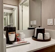 Hampton Inn & Suites by Hilton Calgary-Airport hotel detail image 7