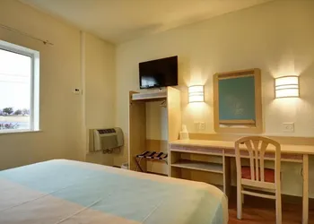 Motel 6 Denison, TX hotel thumbnail 4