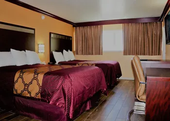 America's Deluxe Inn hotel thumbnail 7