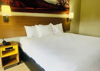 Days Inn by Wyndham Jellico - Tennessee State Line hotel thumbnail 5