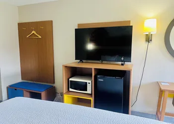 Days Inn by Wyndham Jellico - Tennessee State Line hotel thumbnail 7