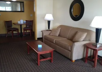 Days Inn by Wyndham Wildwood I-75 hotel thumbnail 6