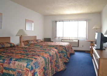 Sky Lodge Inn & Suites hotel thumbnail 6