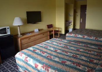 Sky Lodge Inn & Suites hotel thumbnail 7