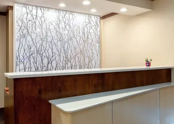 Fairfield Inn and Suites by Marriott Austin South hotel thumbnail 3