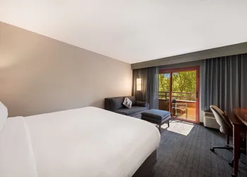 Sonesta Select San Jose Airport hotel thumbnail 6