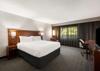 Sonesta Select San Jose Airport hotel thumbnail 7