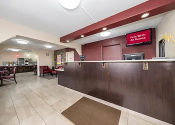 Red Roof Inn PLUS+ Huntsville - Madison hotel thumbnail 2