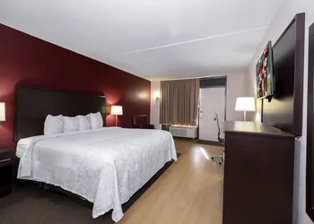 Red Roof Inn PLUS+ Huntsville - Madison hotel thumbnail 3