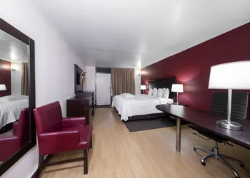 Red Roof Inn PLUS+ Huntsville - Madison hotel thumbnail 7