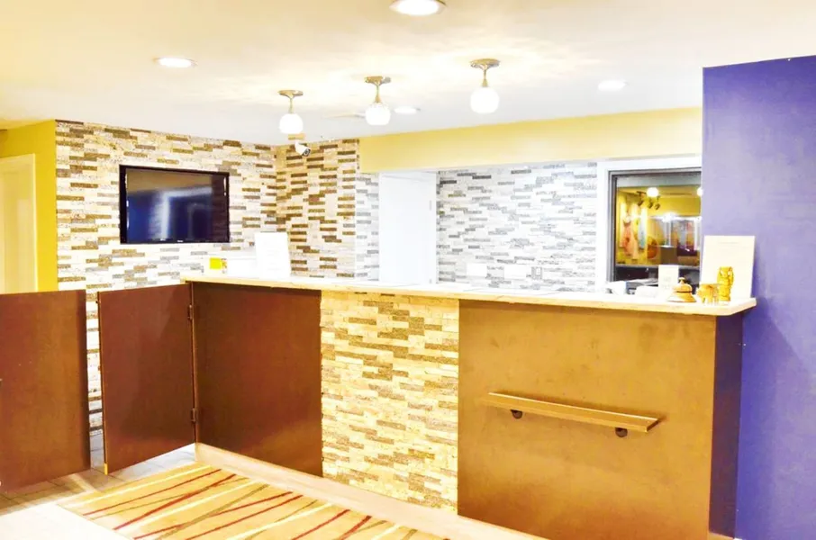 Flagship Inn And Suites hotel detail image 2