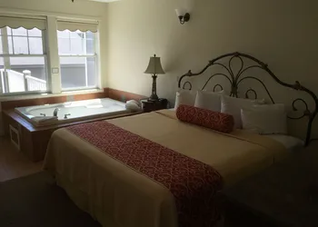 Harbor Lights Resort hotel thumbnail 5