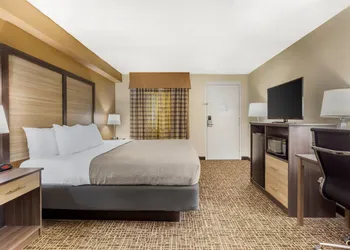 Quality Inn & Suites Spring Lake - Fayetteville near Fort Bragg hotel thumbnail 8