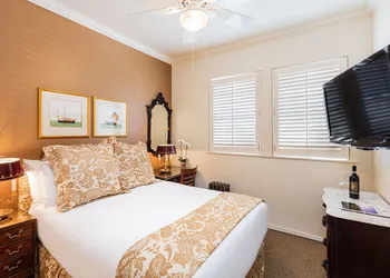 Pine Inn hotel thumbnail 7