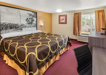 Super 8 by Wyndham Kinder/Coushatta near Casino hotel thumbnail 5