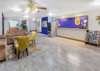 Super 8 by Wyndham Kinder/Coushatta near Casino hotel thumbnail 2