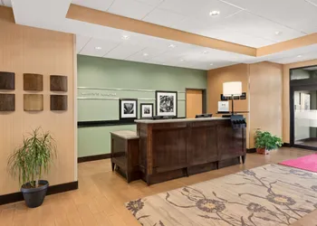 Hampton Inn Spearfish hotel thumbnail 4