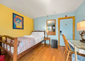 Qupqugiaq Inn hotel thumbnail 5