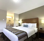 Super 8 by Wyndham Greensburg hotel detail image 4